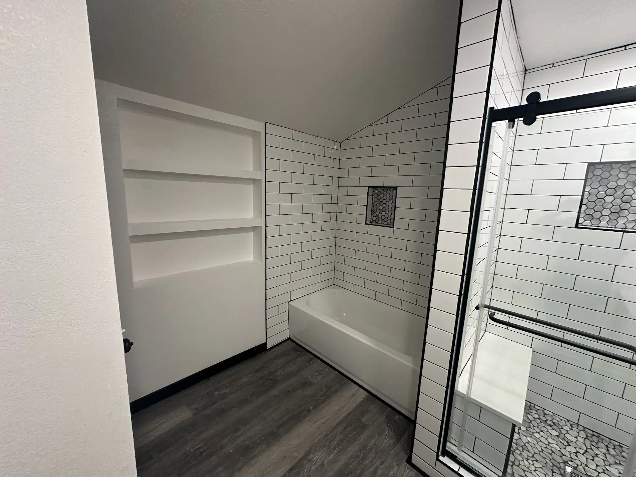 Minimalist finish bathtub restoration